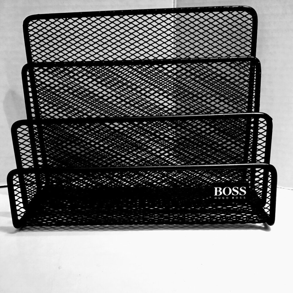 HUGO BOSS BLACK METAL LETTER HOLDER